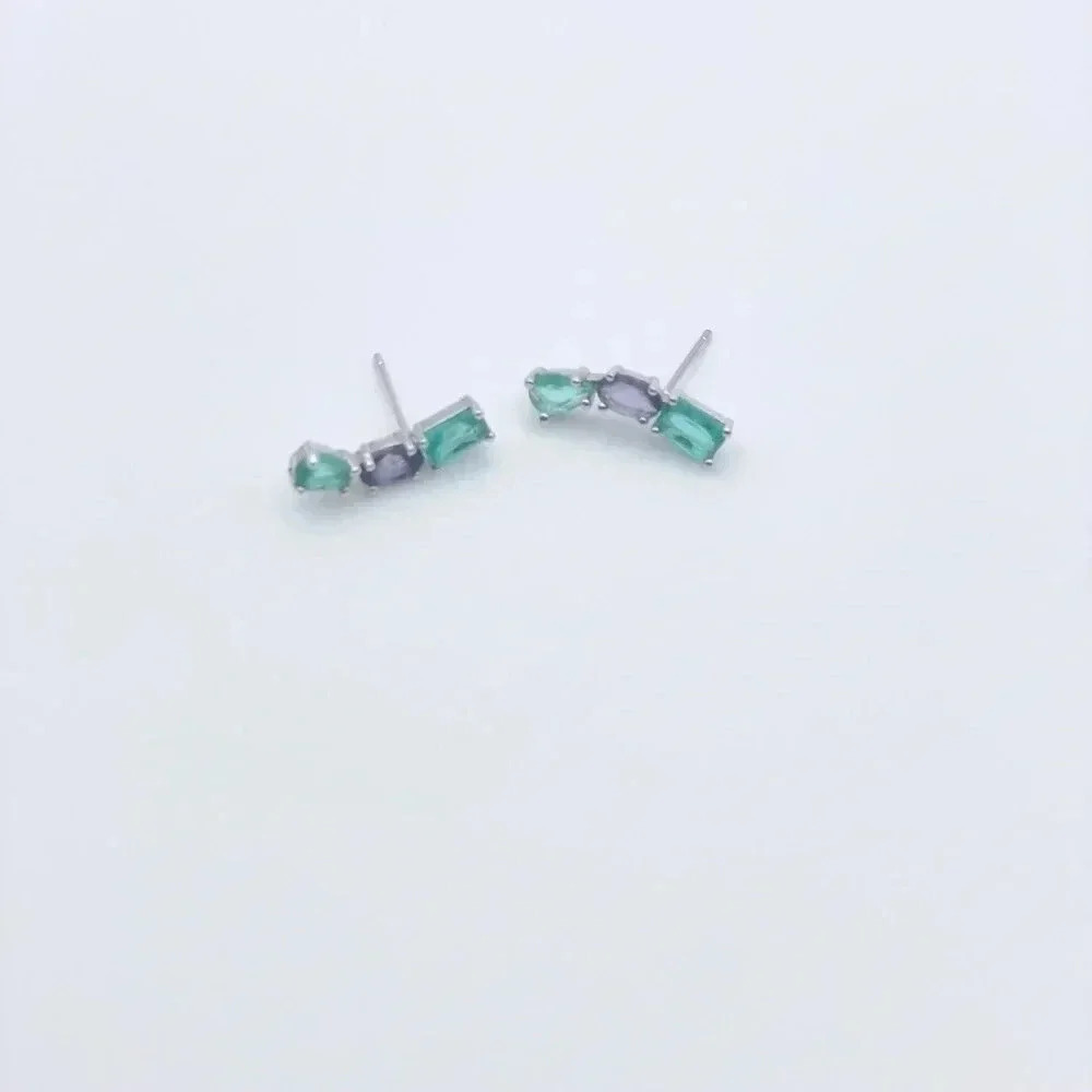 Flora Stud Earrings - Picture 3 of 4